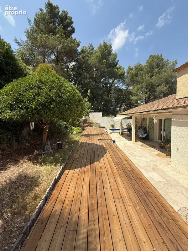 La Crau- La Moutonne - Villa 9 pièces-226m2 avec Piscine + 4 Studios - photo 16