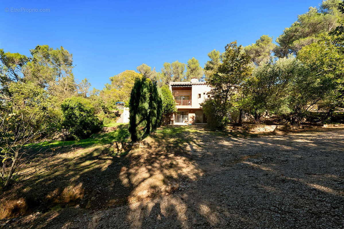 Maison à BOUC-BEL-AIR