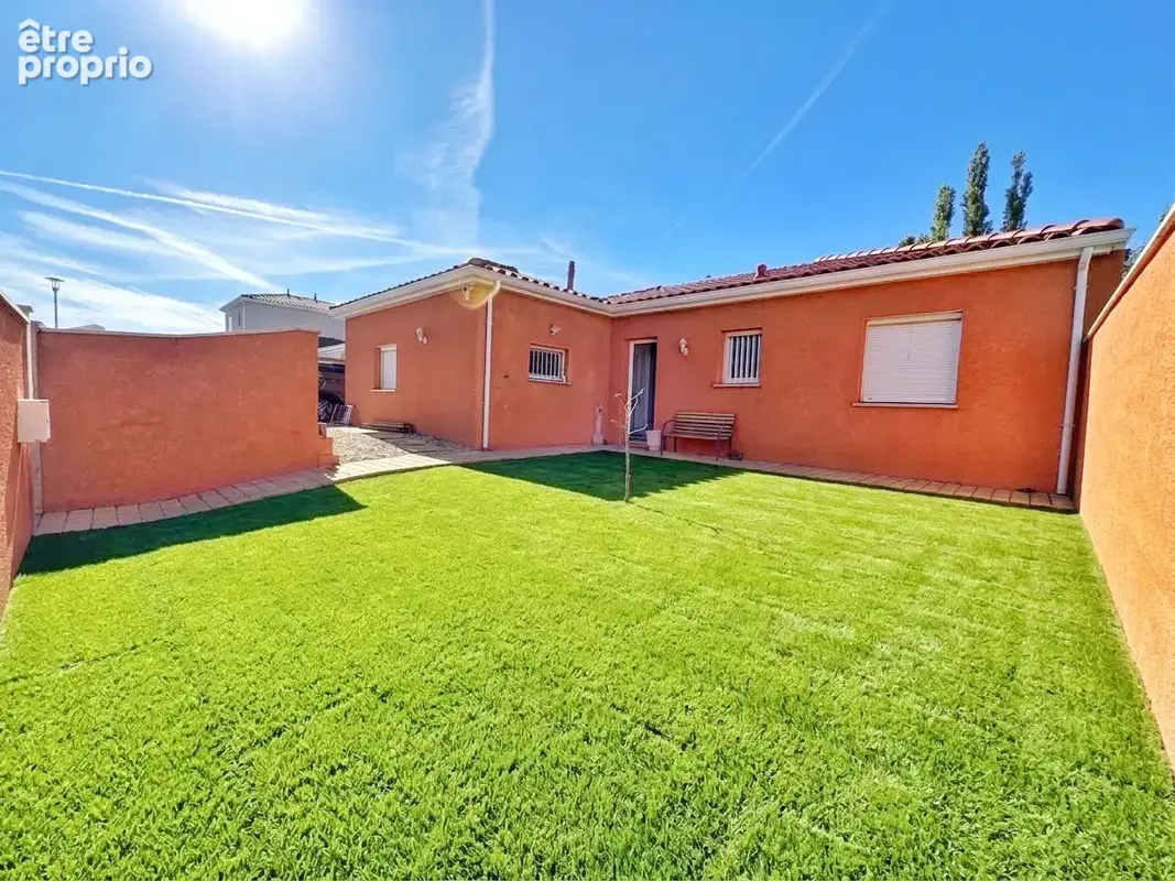 Rive-de-gier   coteaux des bruyères   maison de plain-pied de plus de 121 m2 avec piscine et superbe vue - photo 3