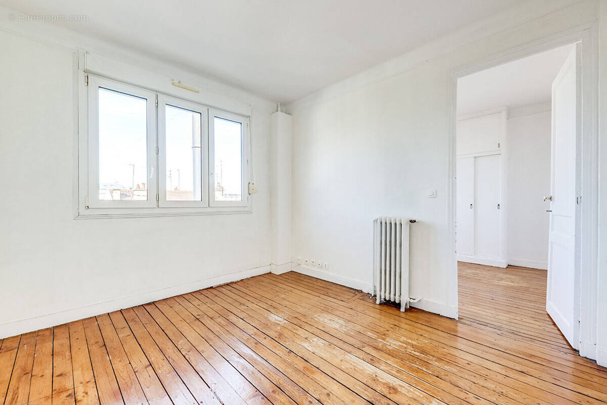 Appartement à PARIS-14E
