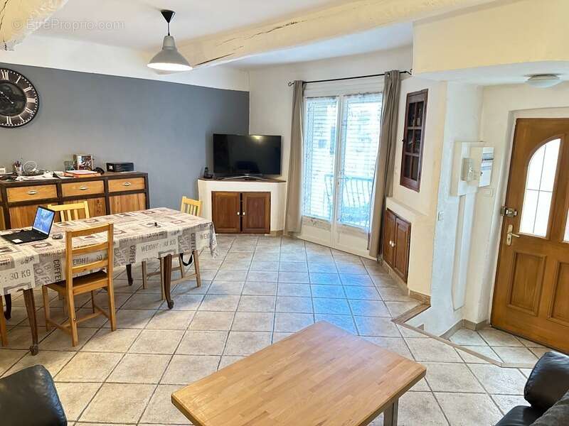 Maison de village, 5 pièces avec cour et garage VINON SUR VERDON (83) - photo 19