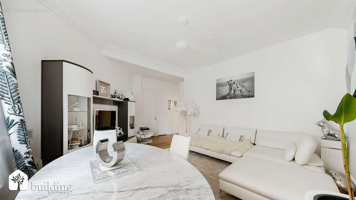 Appartement à NEUILLY-SUR-SEINE