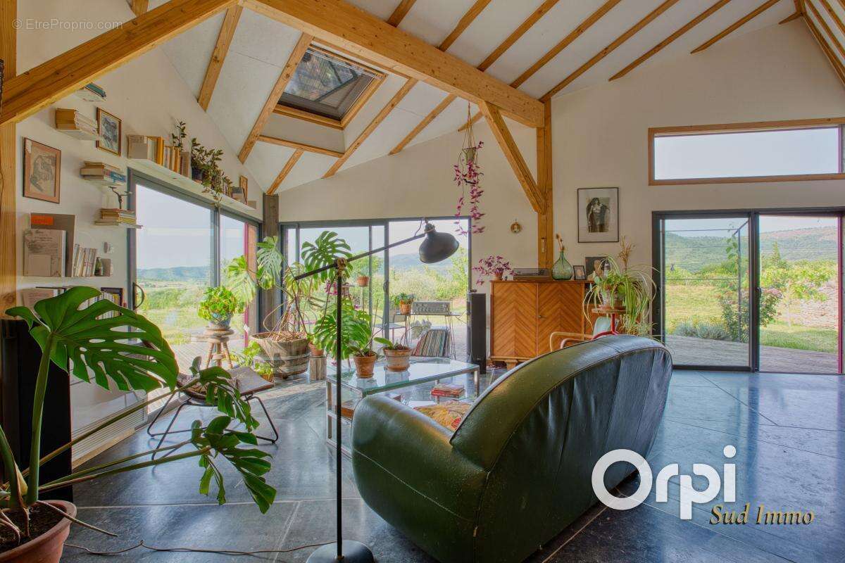 Appartement à ALBA-LA-ROMAINE