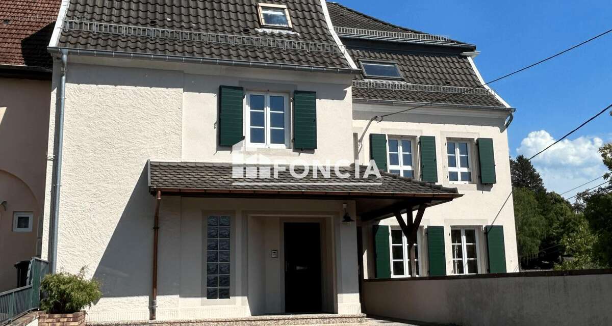 Proche Sarrebourg – Duplex 126m² au 2ème étage avec ascenseur, roof top, garage et parking - photo 3