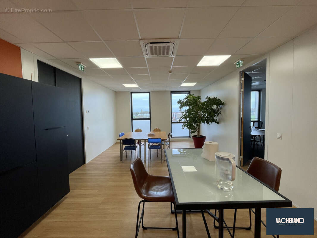 Commerce 327 m² à Lesquin  - photo 4