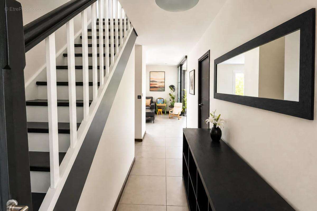 Maison de 5 pièces de 103 m² à La Chapelle-en-Serval - photo 3