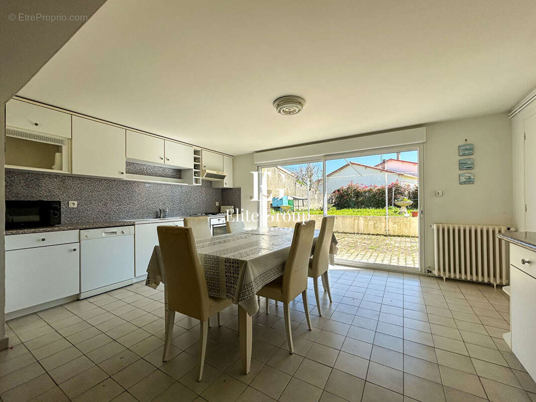 Maison à PORT-DES-BARQUES