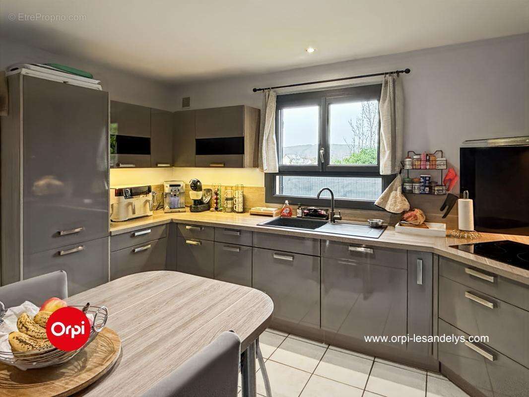 Maison à COURCELLES-SUR-SEINE