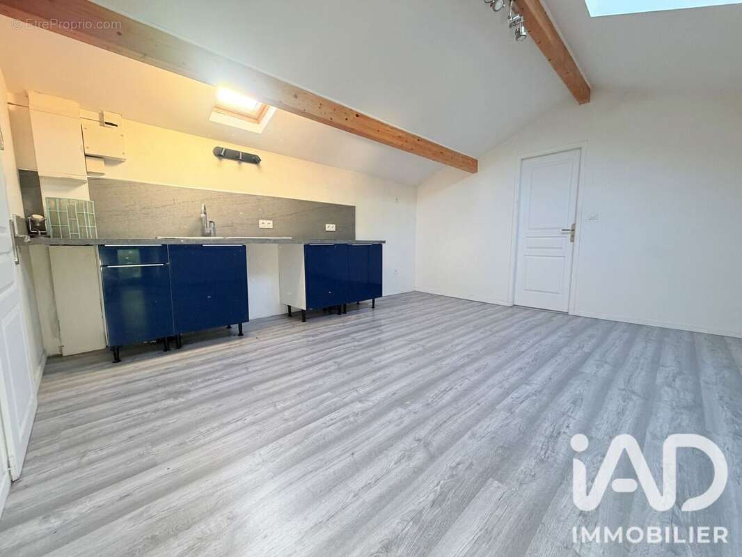 Appartement 90 m² à Saint-Rambert-D'albon  - photo 2
