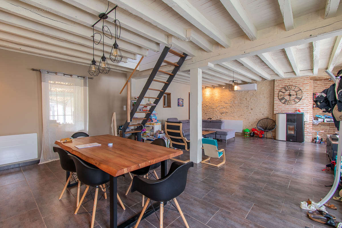 Maison Quincy 7 pièce(s) 160 m2 - photo 3
