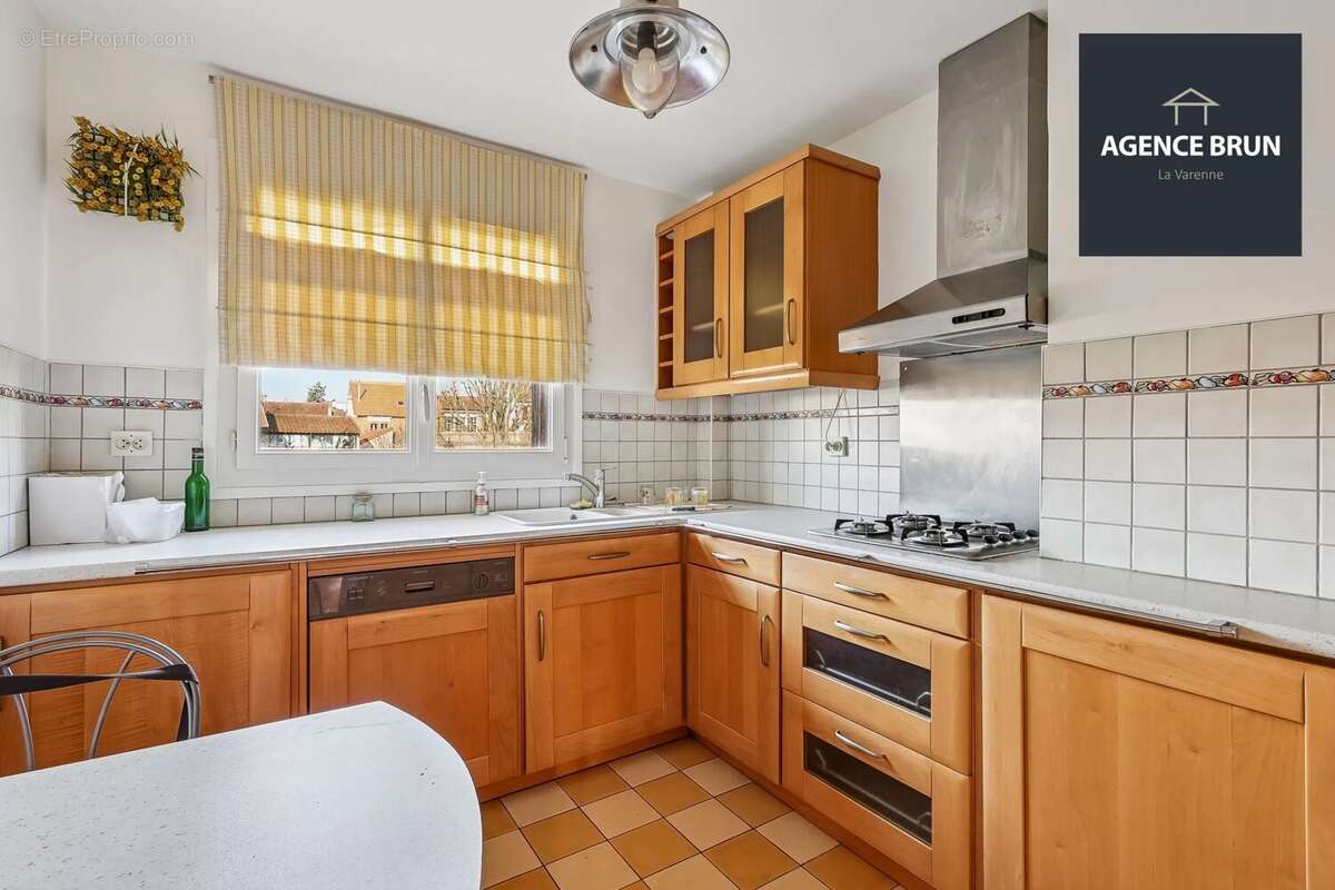 Appartement à SAINT-MAUR-DES-FOSSES