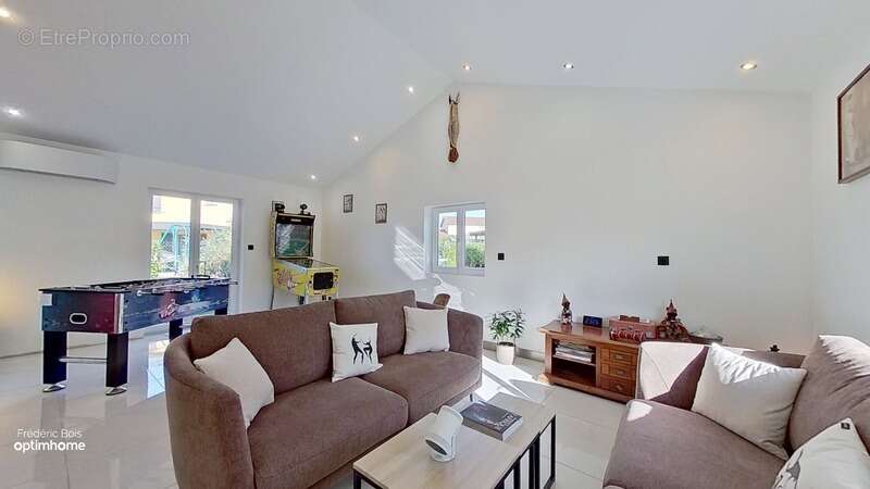 Maison à MONTMERLE-SUR-SAONE