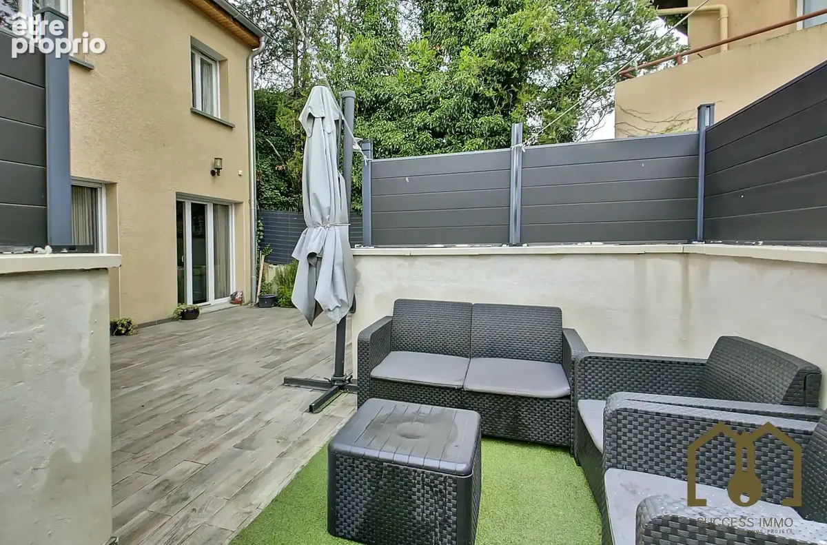 Maison à VAULX-EN-VELIN