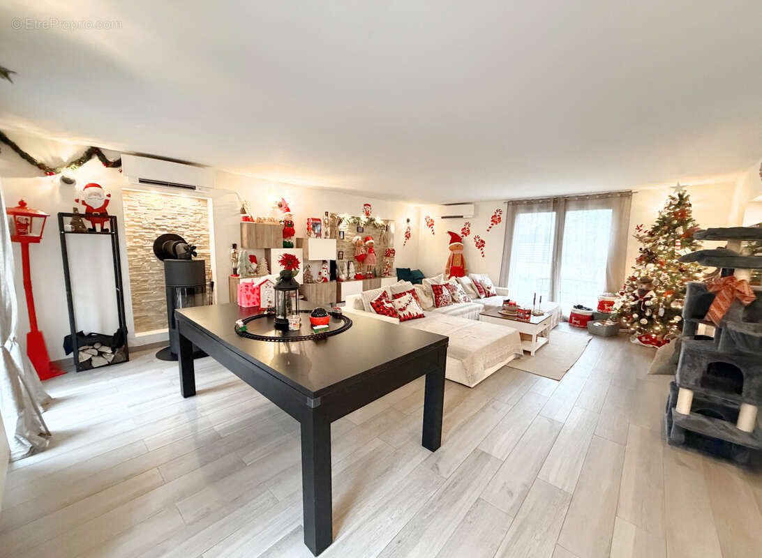 Maison à LA QUEUE-EN-BRIE