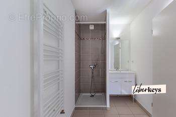 Appartement à MEYZIEU