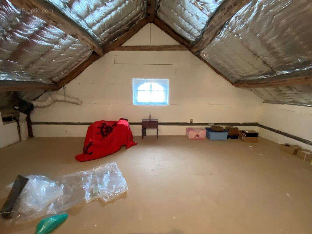 Maison familiale 8 pièces - 206 m2 - Centre ville de Neuville-aux-bois - photo 14