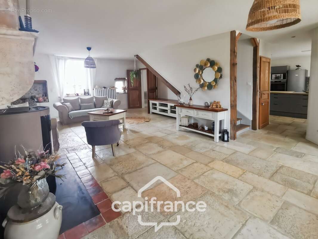 Maison à vendre de 150m² à EPERVANS (71) - photo 8