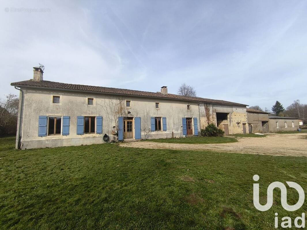 Photo 1 - Maison à CLUSSAIS-LA-POMMERAIE