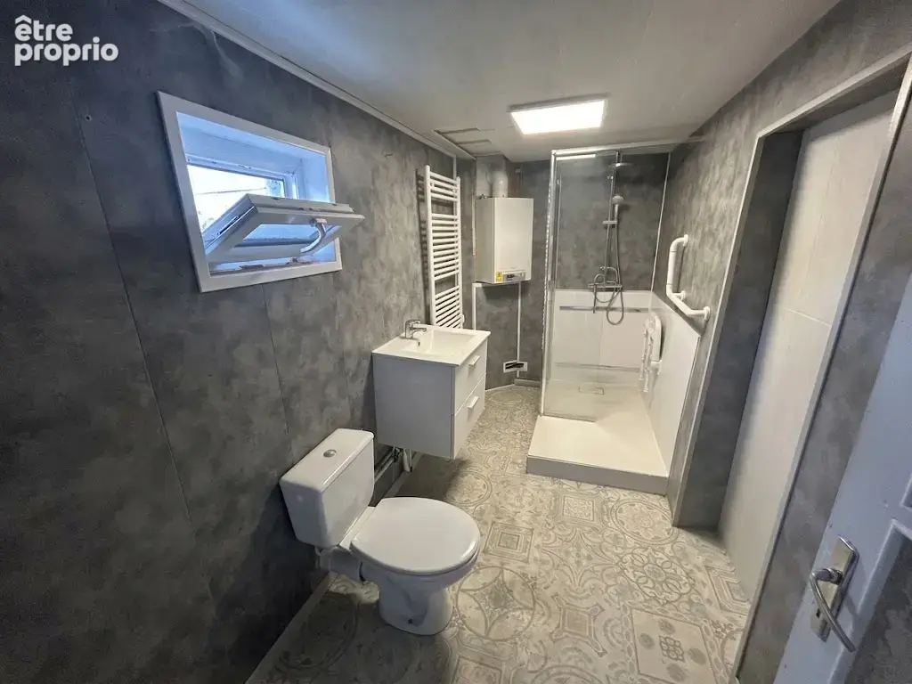 Maison mitoyenne à rénover, beau potentiel, secteur calme ! - photo 6