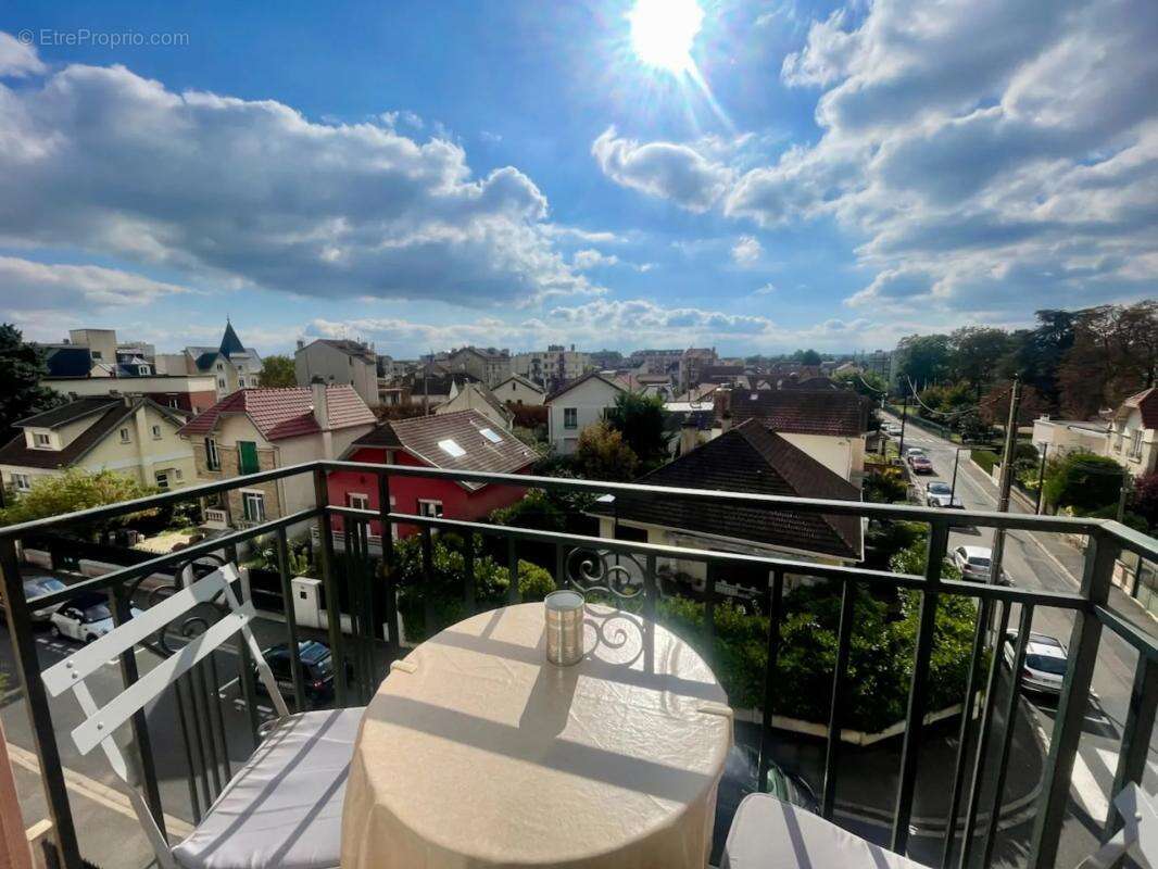 Appartement à SARTROUVILLE