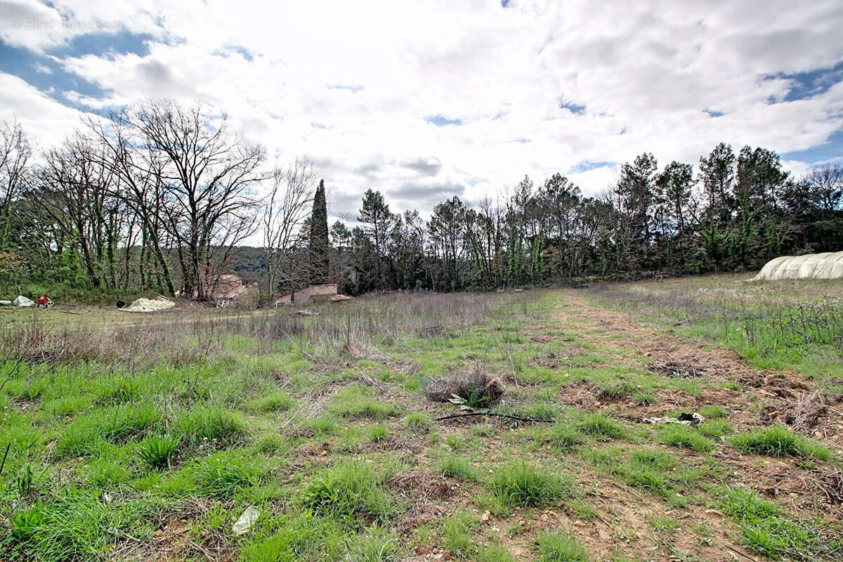 Maison à ENTRECASTEAUX