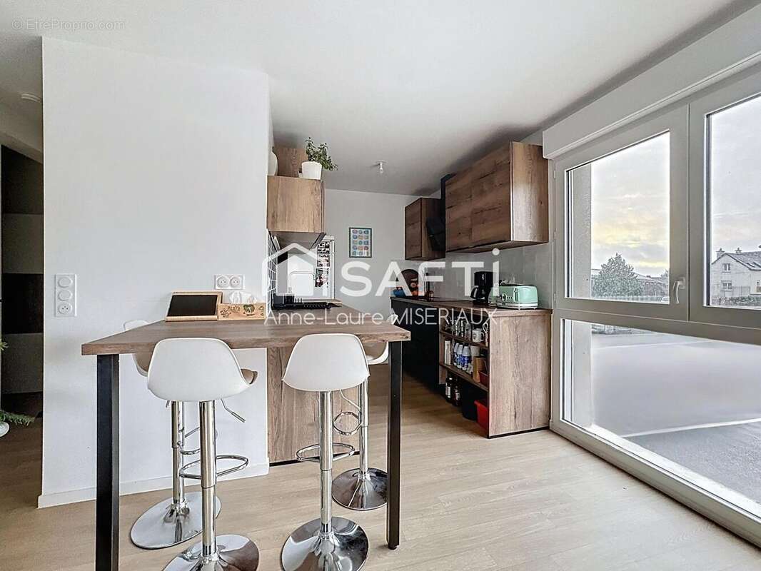 Photo 2 - Appartement à NOYAL-CHATILLON-SUR-SEICHE
