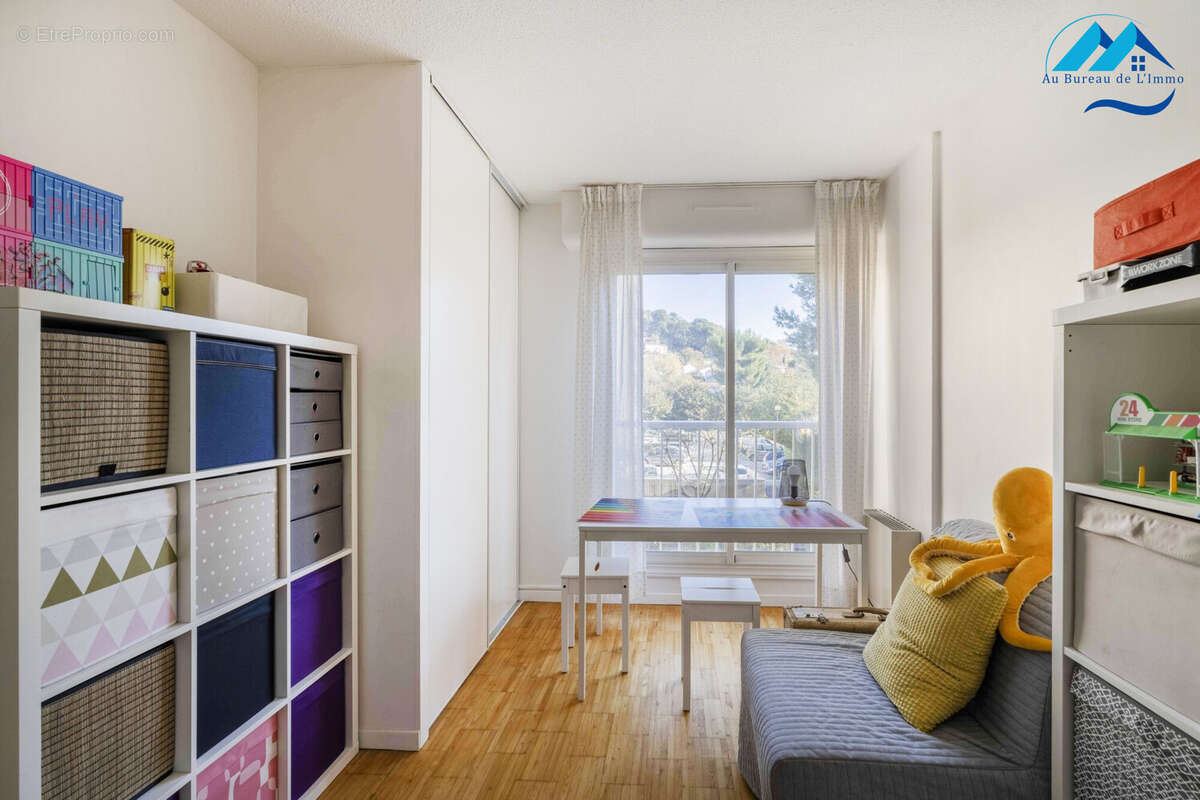 3ème Chambre - Appartement à MARSEILLE-11E