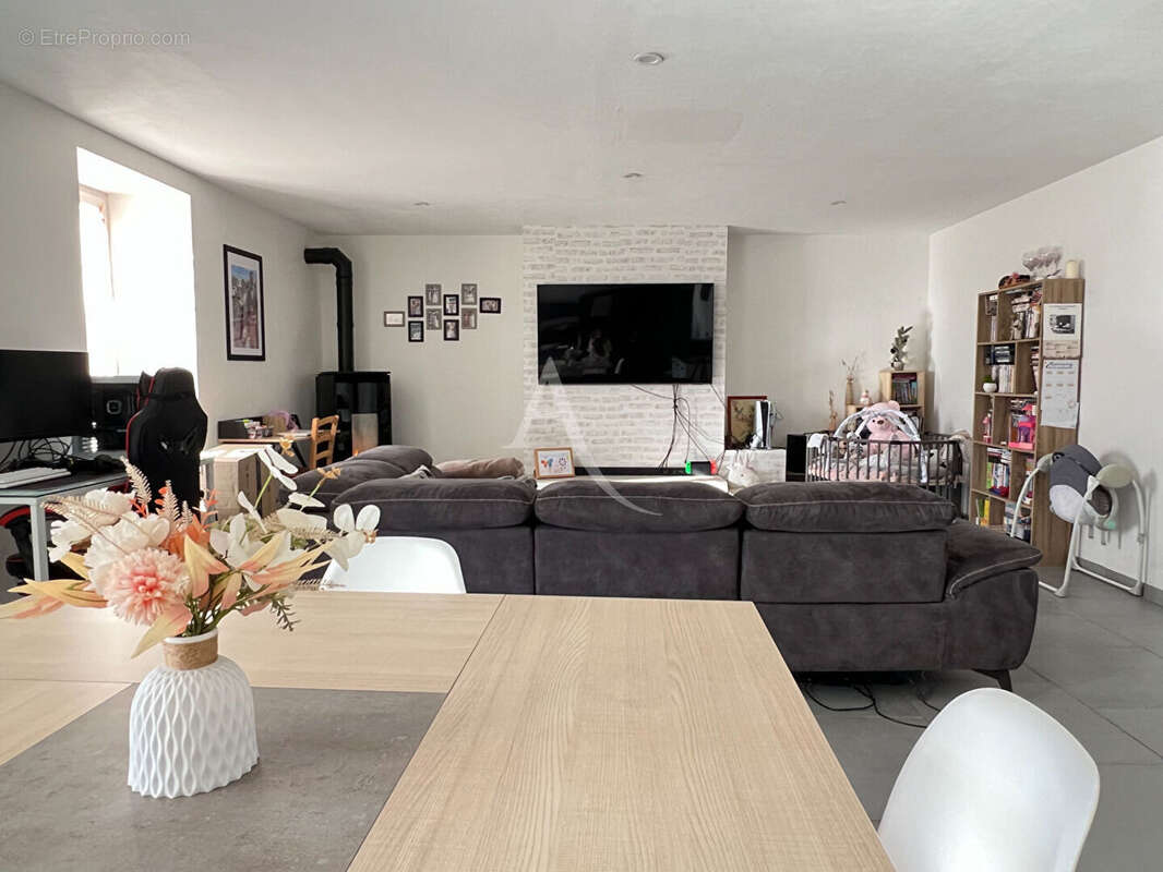 Maison à MOUZEUIL-SAINT-MARTIN