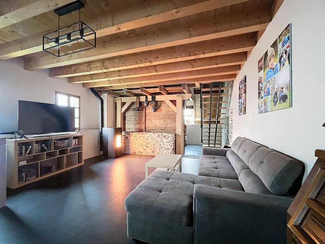 Appartement à LA ROCHE-SUR-FORON