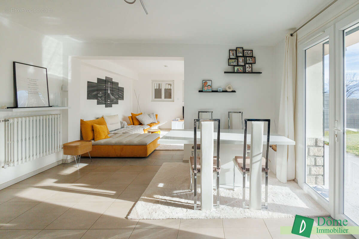 Appartement à CORENC