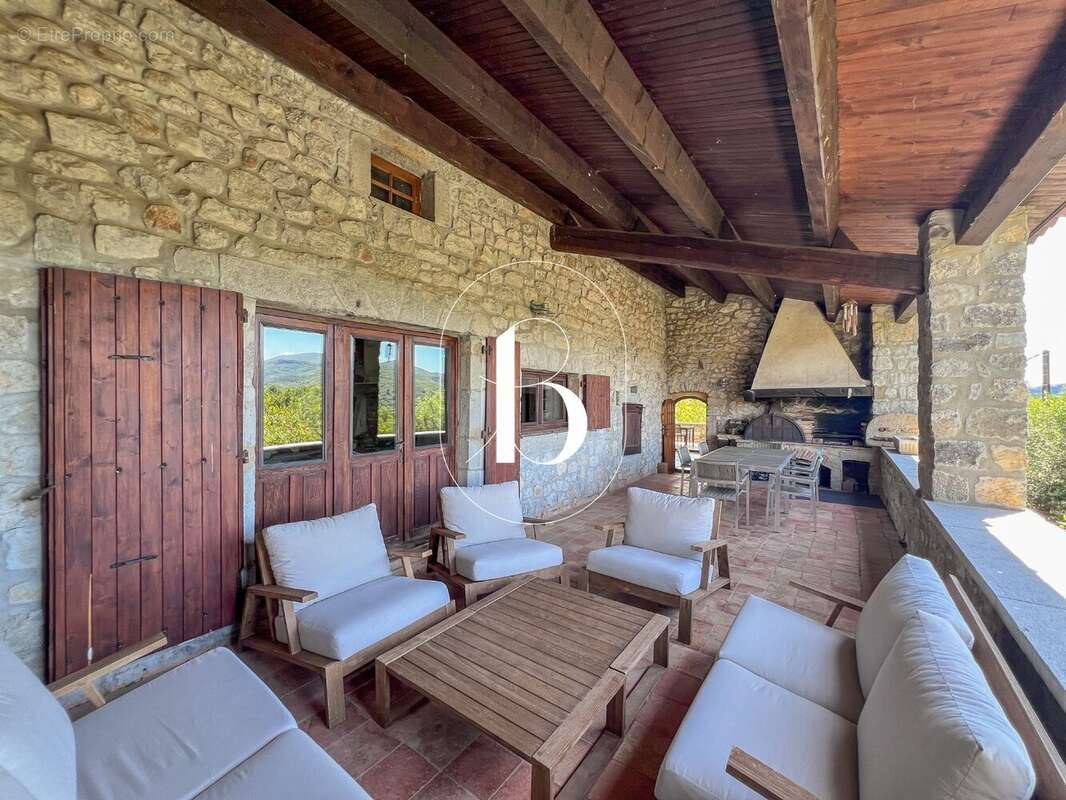 Maison 350 m² à Bessas  - photo 35