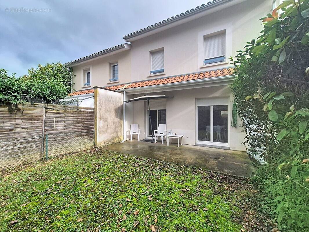 Appartement à SAINT-SEURIN-SUR-L'ISLE