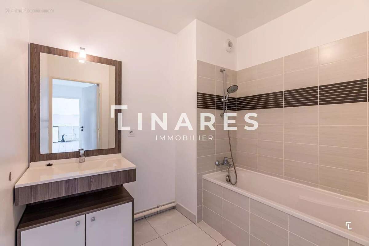 PRUNEL - Appartement T3 de 62m² - Terrasse - 13005 BAILLE - photo 9