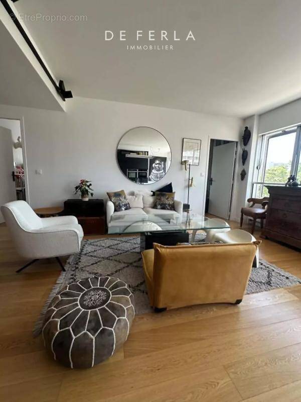 Appartement à PARIS-15E