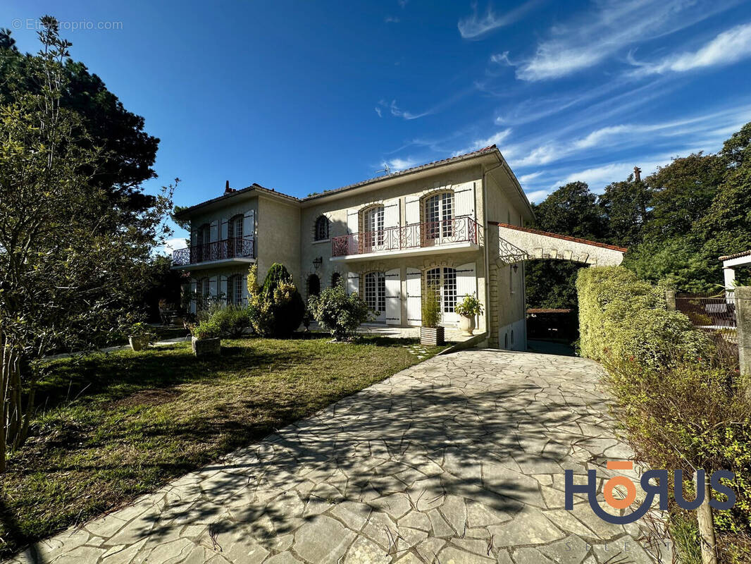 Maison à SAINT-GEORGES-DE-DIDONNE