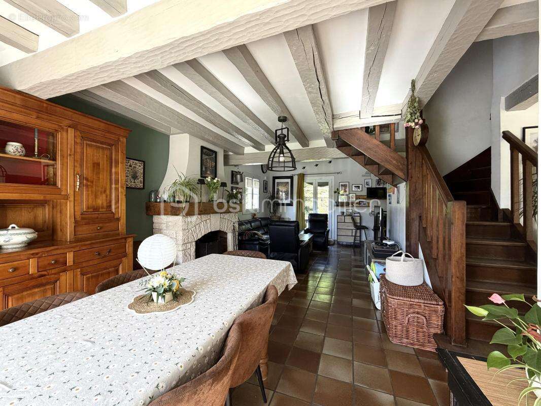 Maison à SAINT-PIERRE-DES-FLEURS