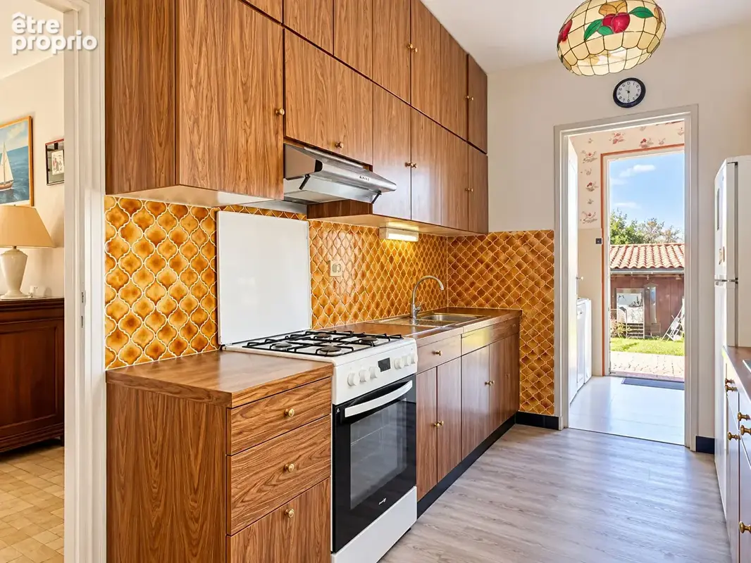PROCHE COMMERCES - Maison de 109 m² avec garage & dépendances - photo 3