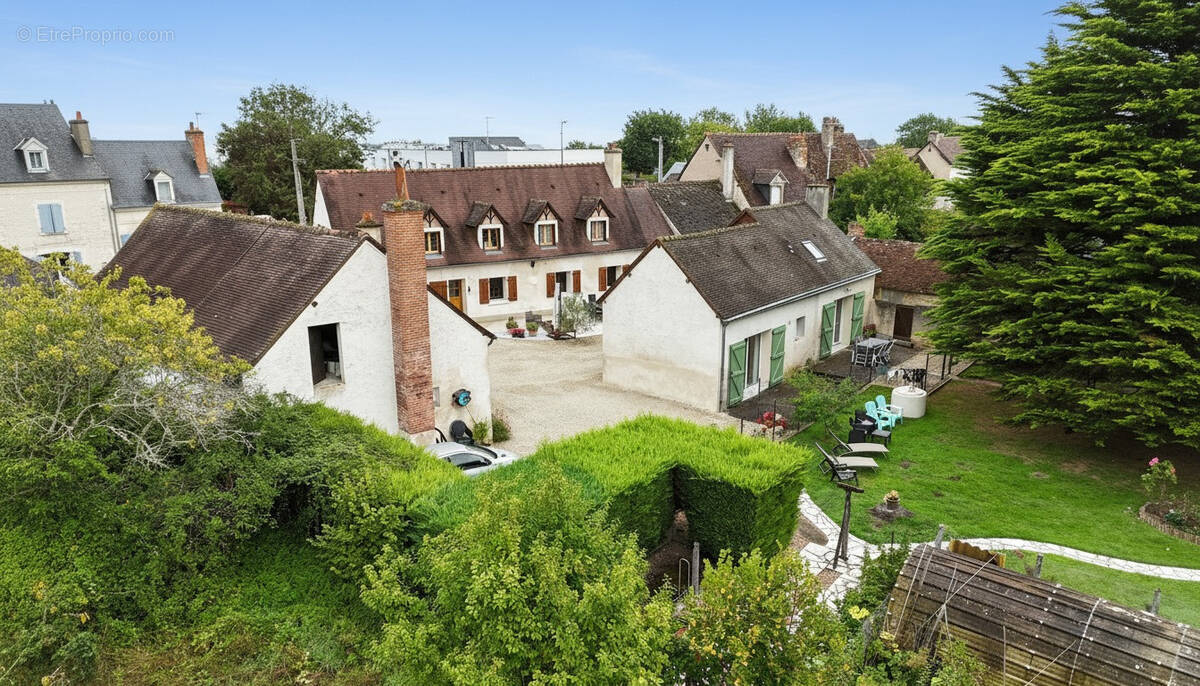 Maison à POCE-SUR-CISSE