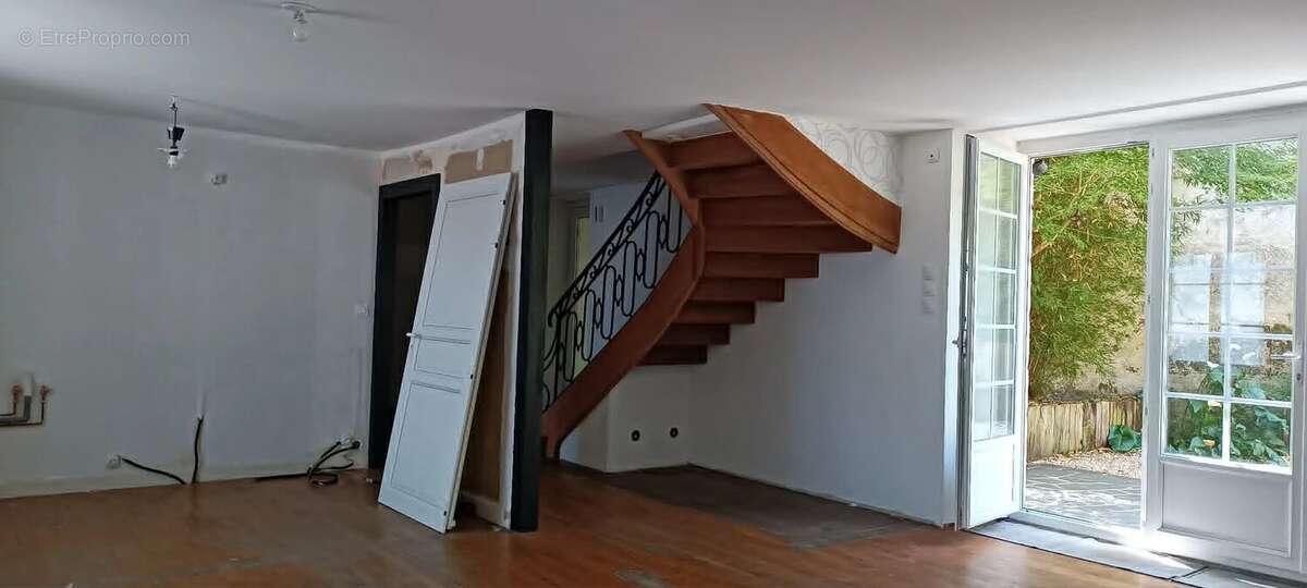 Rohan - grande maison de caractère 200 m² - 6/7 chambres ainsi qu'un hangar de 200 m² - photo 15