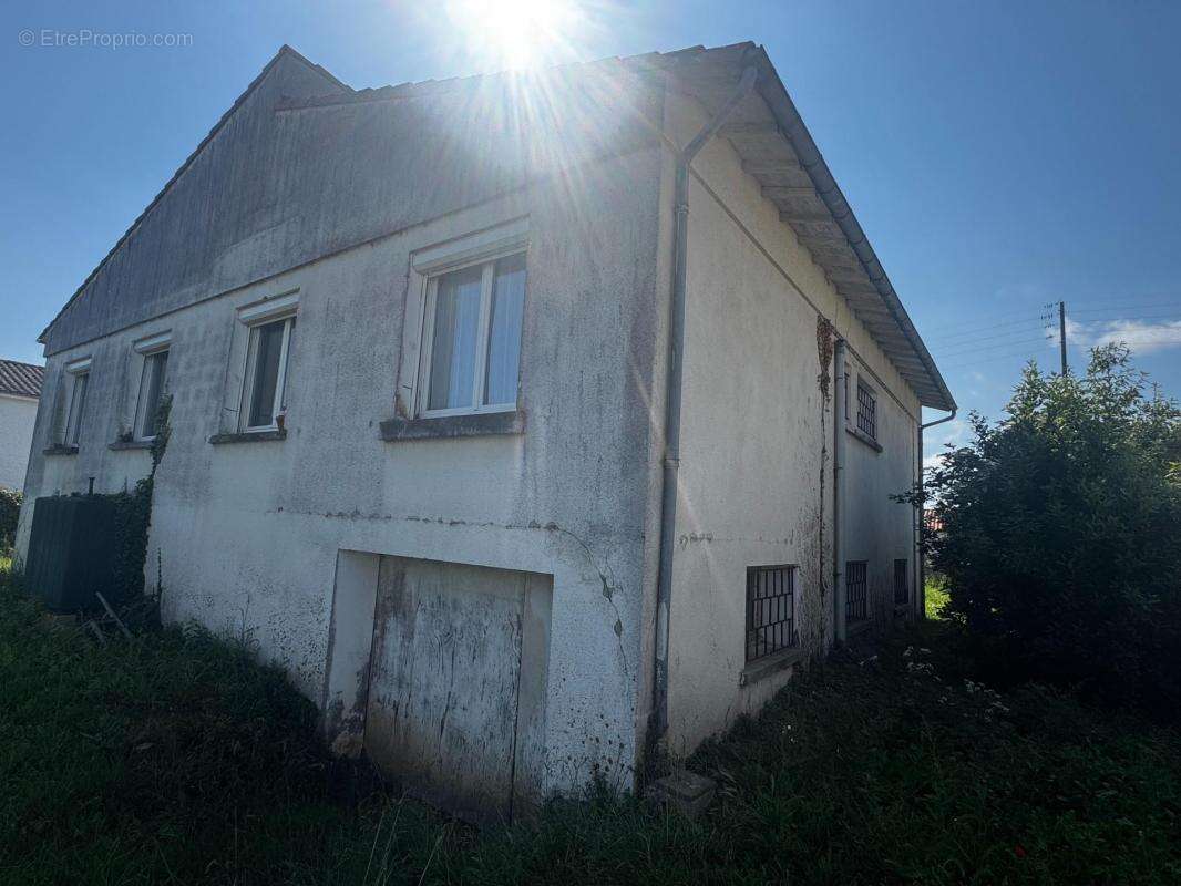 Maison à MARENNES