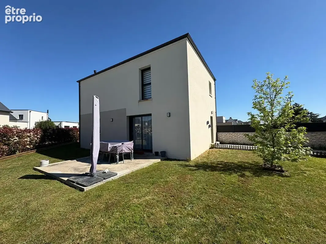 Maison à FEUGUEROLLES-BULLY
