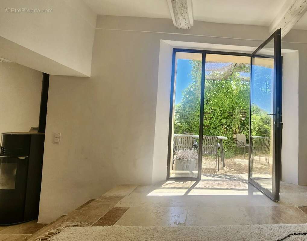 Maison à SAINT-SATURNIN-LES-APT