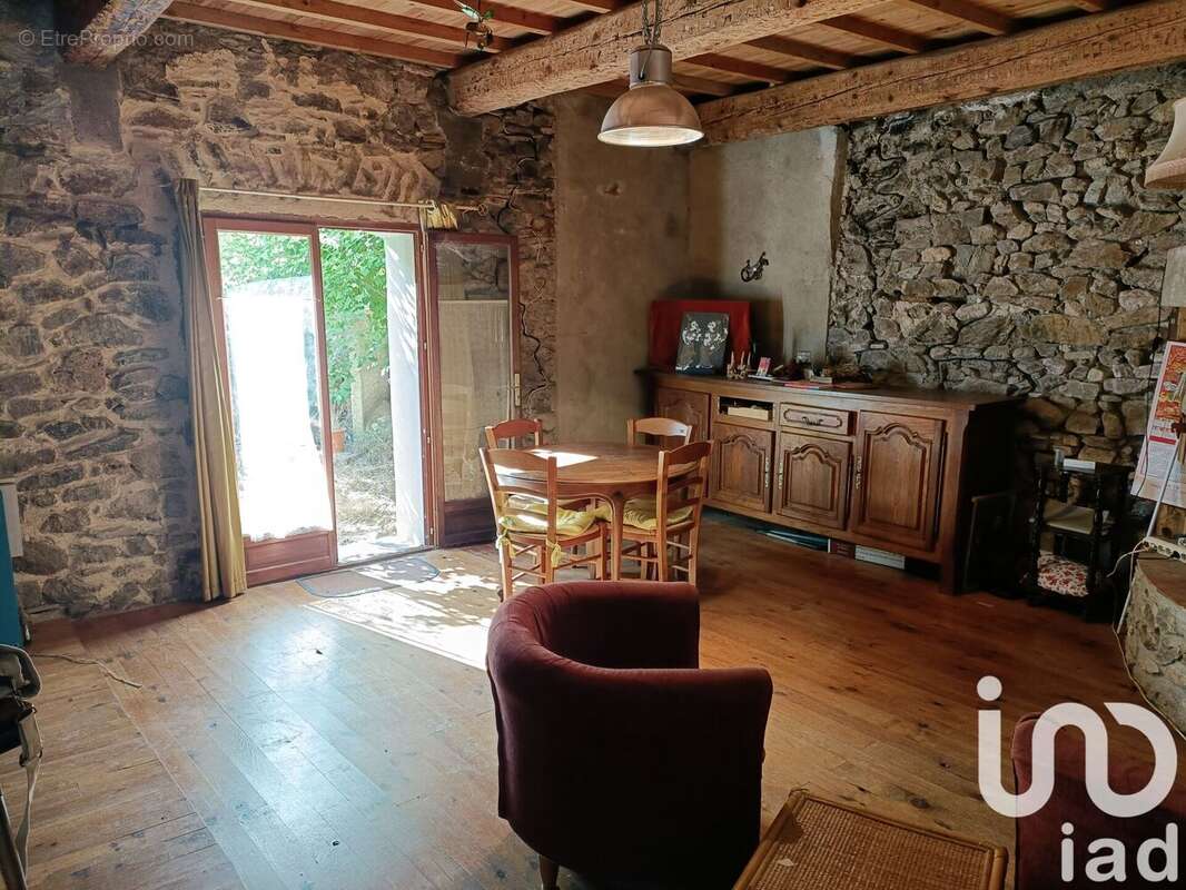Maison 100 m² à Maisons  - photo 2