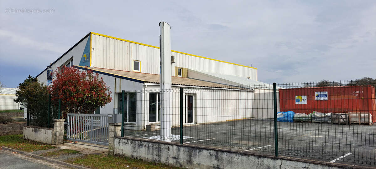 Commerce à PONT-L&#039;ABBE-D&#039;ARNOULT