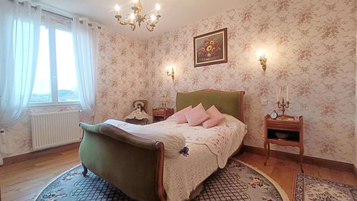 Maison à NEUVILLE-DE-POITOU