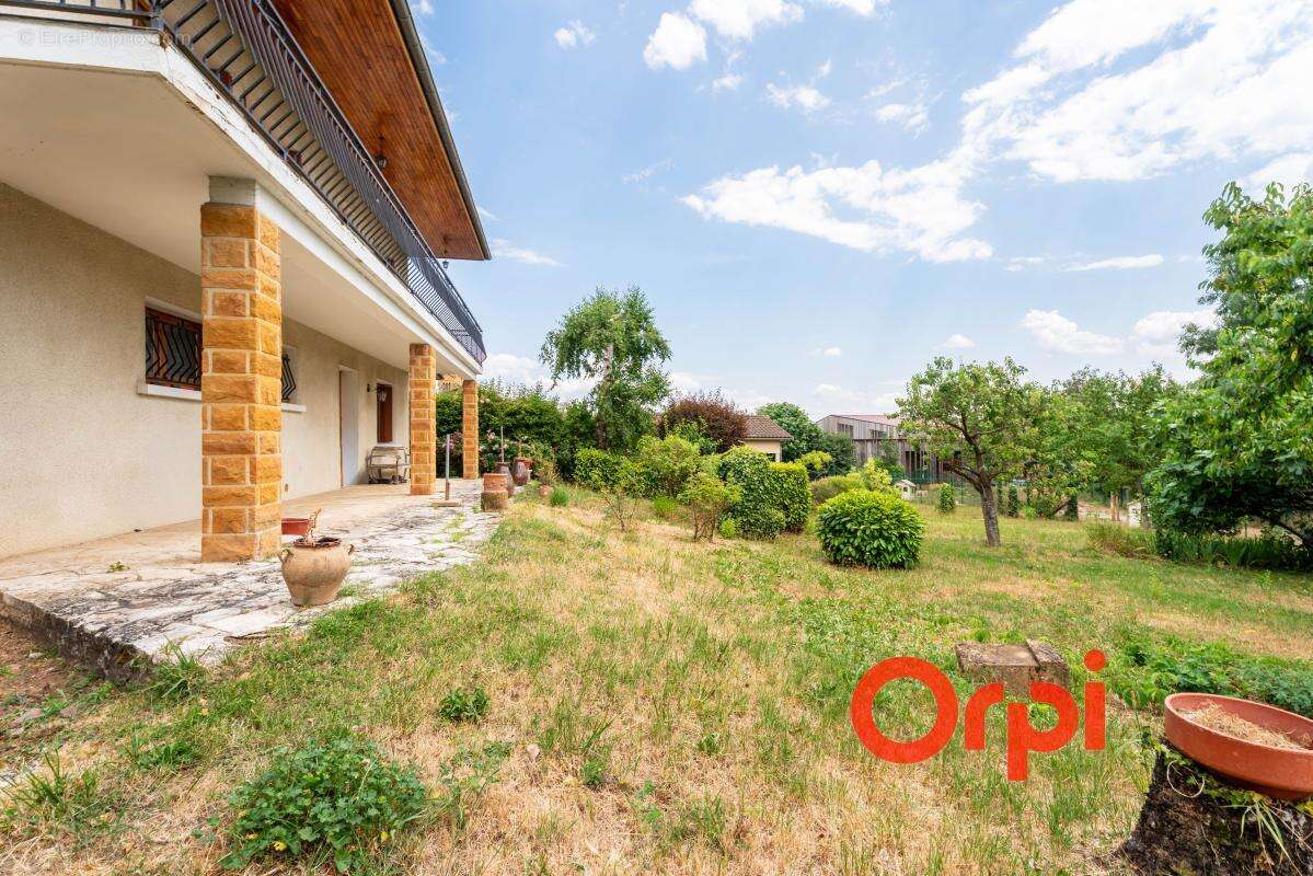 Maison familiale de 150 m² avec appartement indépendant, sous-sol complet et terrain de 999 m² - photo 19