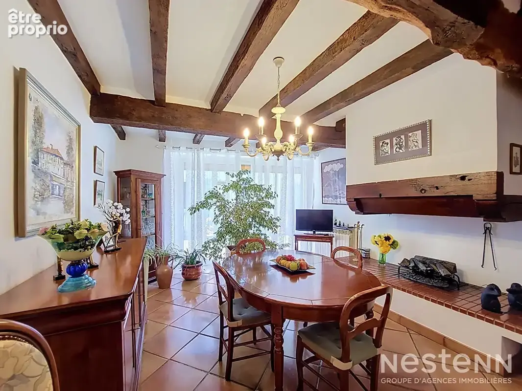 A vendre Maison de village en pierre de 173 m² avec garage et petit extérieur au coeur du village. - photo 11