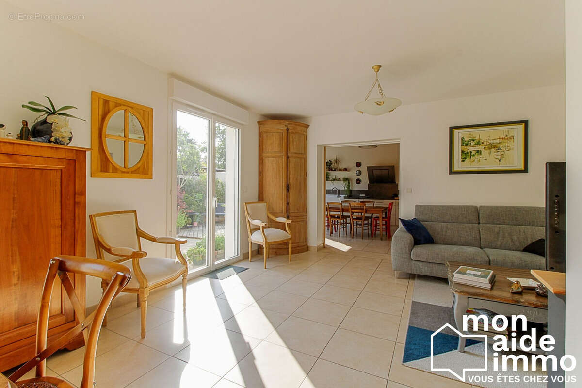 Maison 128 m² à Puilboreau  - photo 7