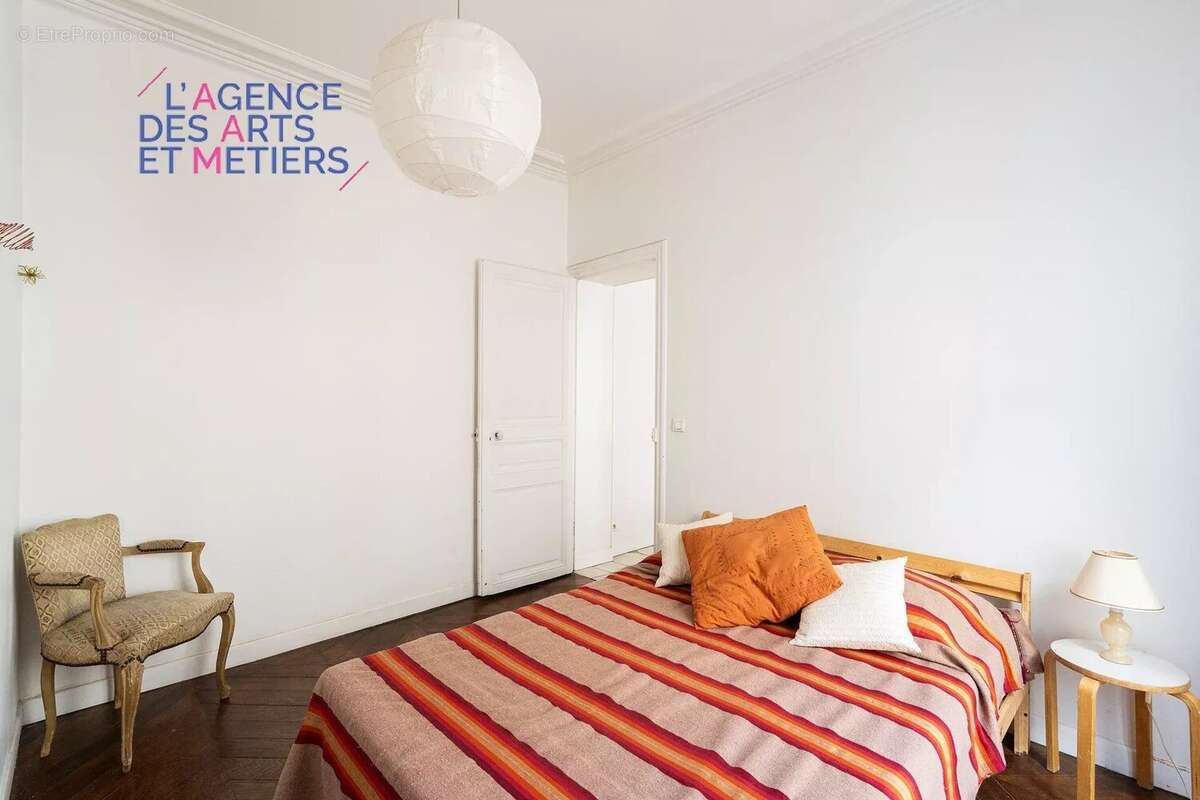 Appartement à PARIS-3E