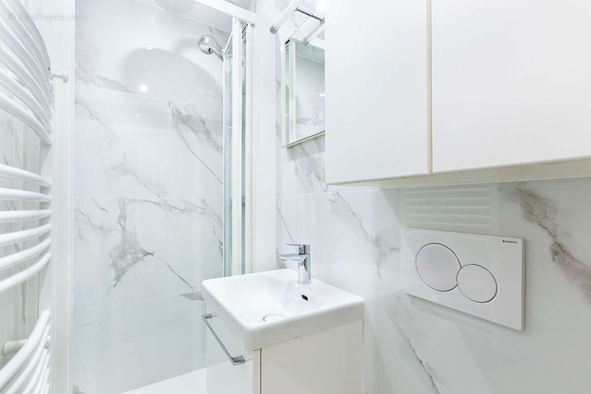 Appartement à PARIS-7E